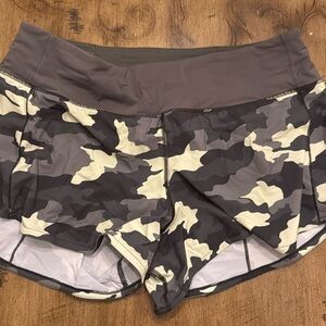 Lululemon camo high waist 4” speed up size 12